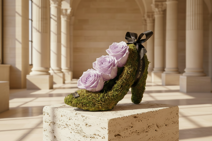 Close-up of the Emma eternal rose by Esor Atelier, showcasing its delicate, preserved rose petals in a beautiful, natural display.