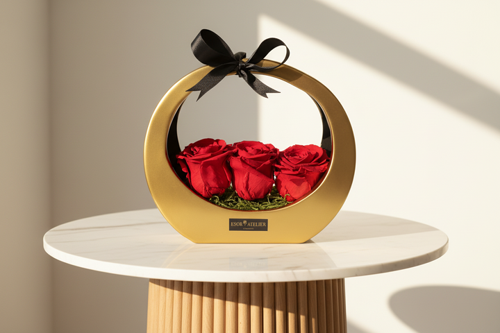 Chloé Eternal Rose by ESOR ATELIER featuring a beautifully preserved, vibrant rose in an elegant presentation.