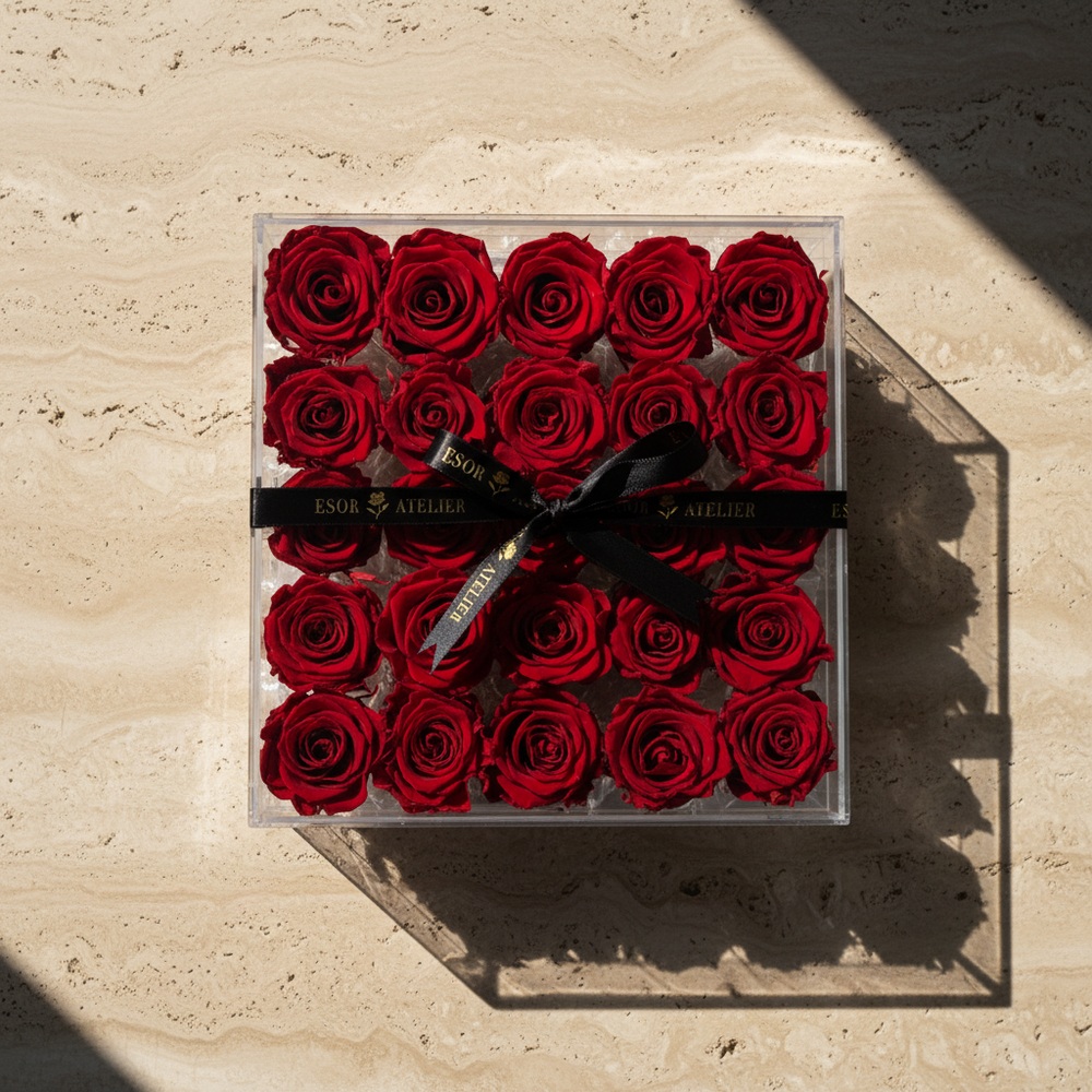 Eternal Luna Rose by Esor Atelier, a preserved rose with a delicate, natural appearance in a glass display.