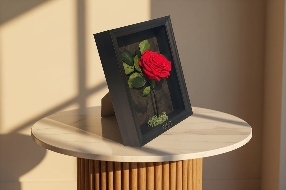 Eternal Rose Jacquelyn by Esor Atelier featuring a beautifully crafted preserved rose in an elegant display