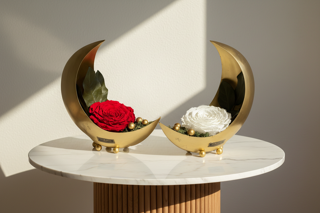 Eternal rose from Esor Atelier's Arooj collection, featuring a preserved, natural-looking rose in a sleek, elegant display.